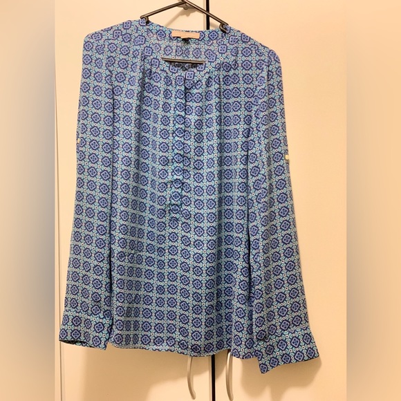 Banana Republic Tops - BANANA REPUBLIC- BLUE PRINT ADJUSTABLE SLEEVES BLOUSE
